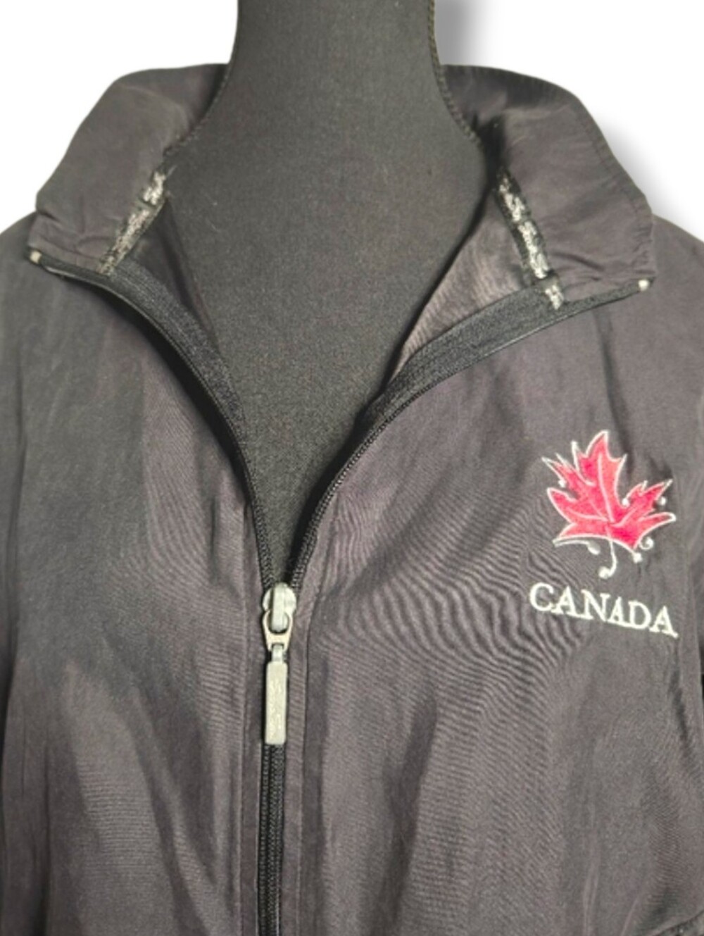Vintage 00s Second Skin Hydrashield Canada Maple Leaf Black Windbreaker Jacket